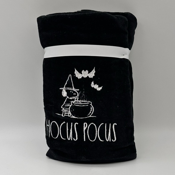 Rae Dunn x Peanuts Set of 2 Halloween Hand Towels, (16" x 30") (HOCUS POCUS) - Picture 5 of 7